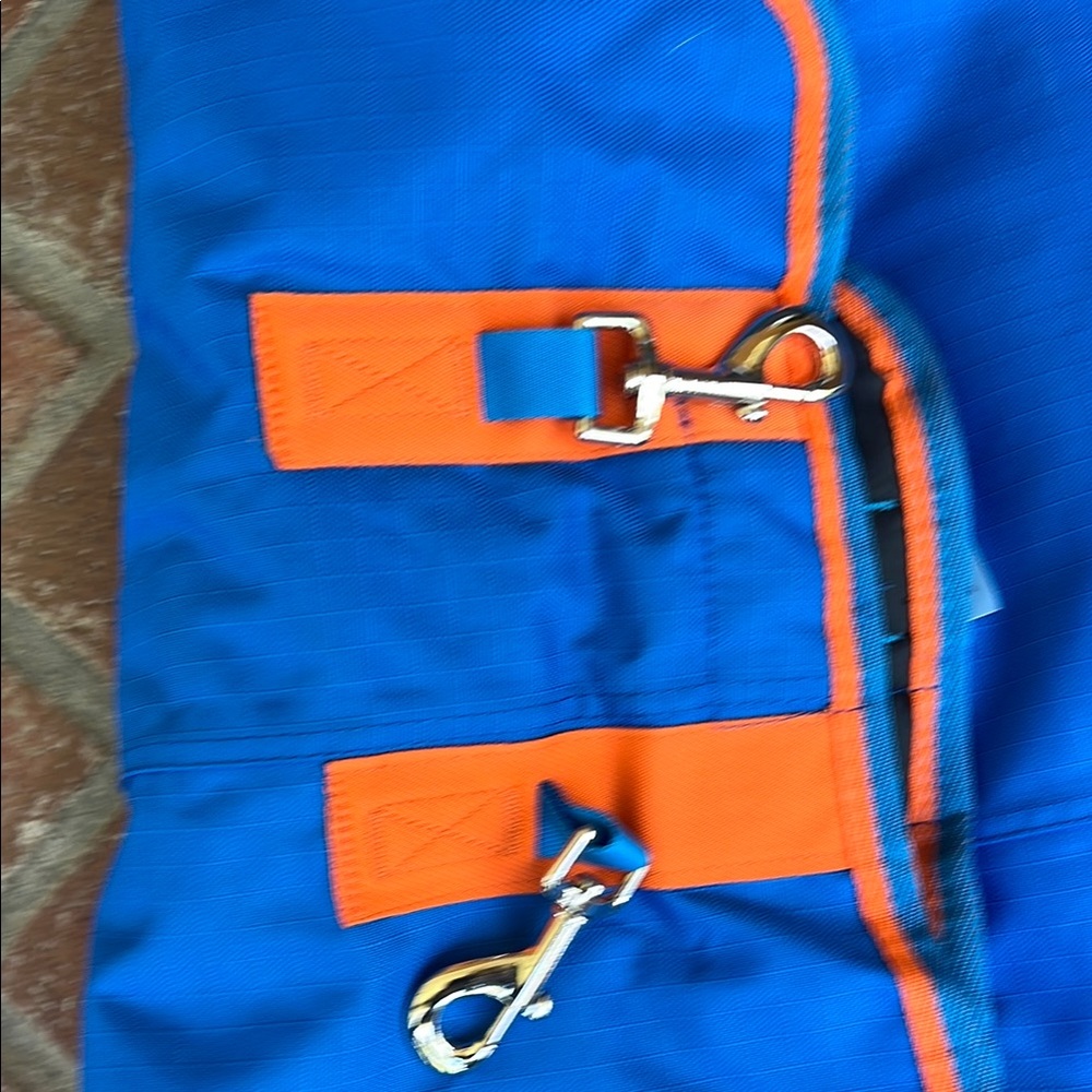 Shires Highlander Plus 200g Turnout Blanket - Picture 7 of 9